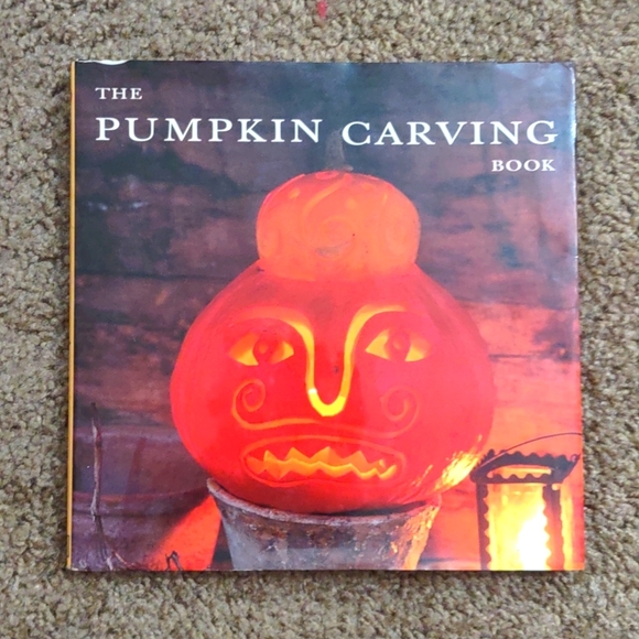 PRE OWNED HALLOWEEN THE PUMPKIN CARVING BOOK HAS WRITING INSIDE 1996 - Picture 1 of 10